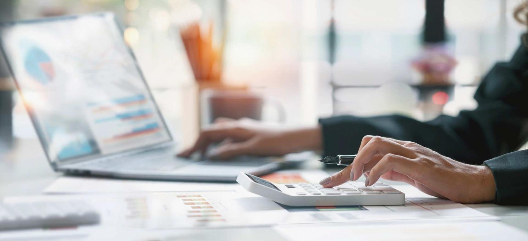 Vermögen und Schulden gegenüberstellen: Was Freelancer oft vergessen